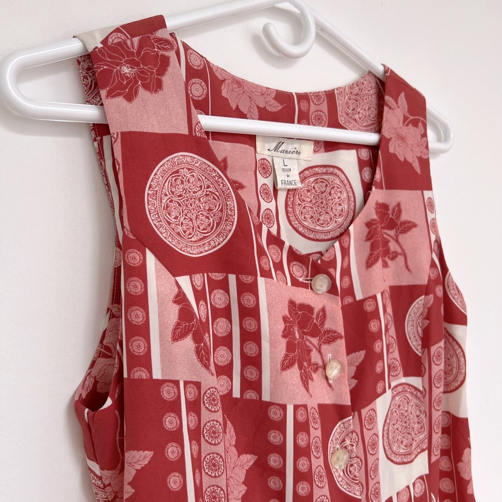 Maniere (L) Red White Floral Medallion Patch Canada Resort Sleeveless Tie Top - Picture 2 of 10